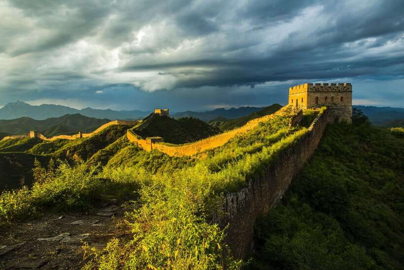 Daily Badaling Great Wall Coach Tour(With Options) - What to see while you walk the Wall: watchtowers and the golden lock