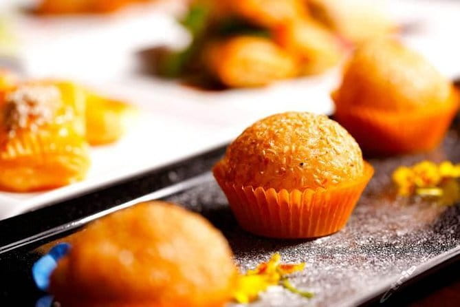 Din Tai Fung Dinner and VIP Class River Cruise Experience in Shanghai - Price and timing: what $173.50 buys you on a Shanghai night