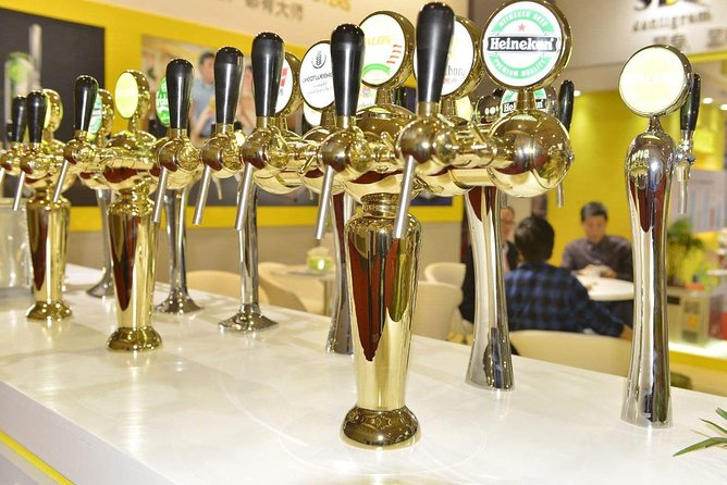 Evening Food Private Tour with Brewery Taproom Hopping at Slow Boat in Beijing - Dongsi Hutong at 6:00 p.m.: Starting in the Alleyways