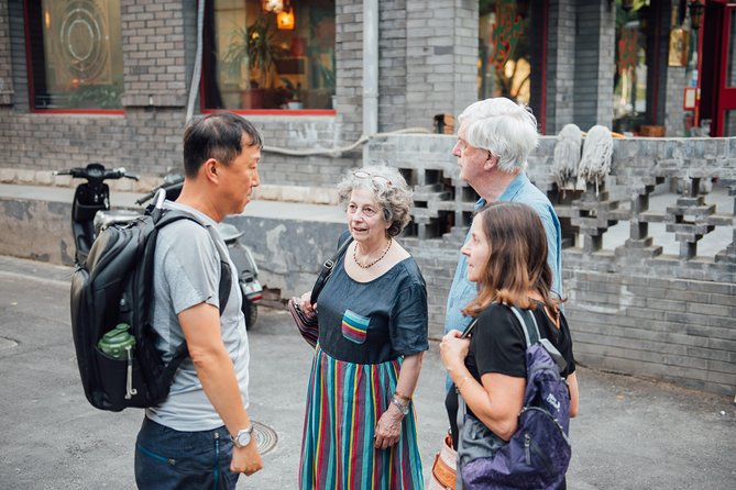 Full-Day Beijing City Tour: Hutongs, Lama Temple and Panda House - Panda House at the Beijing Zoo: the big close-up moment