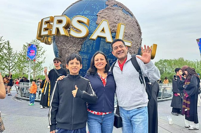 Full Day Beijing Universal Resort Guided Tour with Car Transfer - Hollywood and the recommended Untrainable show break