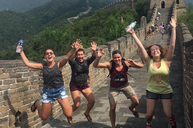 Great Wall Layover Small Group Tour (7AM-11AM) - The 7am to 8am drive: comfort first, stress last