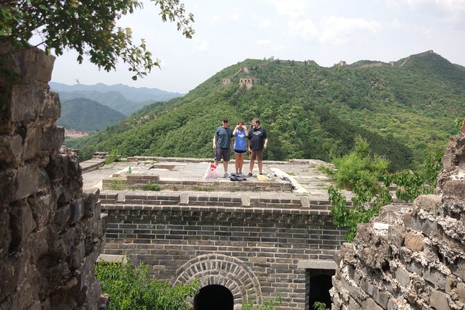 Jiankou Great Wall Hiking to Mutianyu Wall Private Day Tour - Lunch at a Local Chinese Restaurant: Fuel That Fits the Day