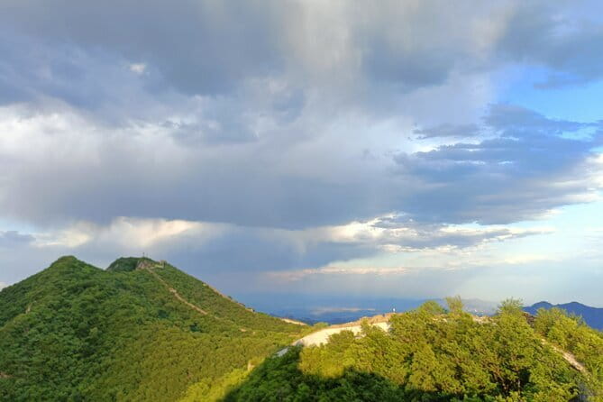 Jiankou Great Wall private guided day tour in English - Why Jiankou Great Wall feels different from the usual stops