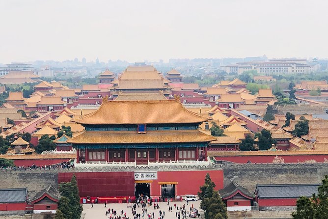 Jingshan Park Tour - Hou Hai (Back Lakes): Hutong texture and lake-breeze breaks