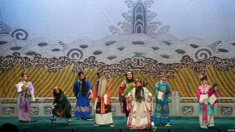 Liyuan Theater Beijing Opera Show Tickets - Liyuan Theater and the Qianmen pickup: the easiest way to start your night