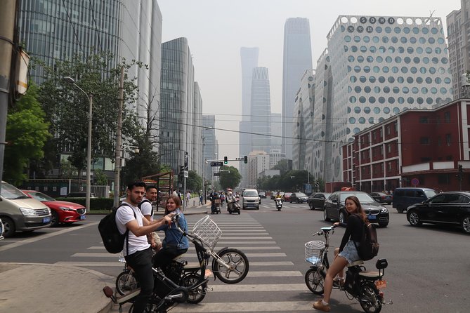Modern Beijing Discovery by Bike - Stop 2: Parkview Green—eco design as shopping space (20 minutes)