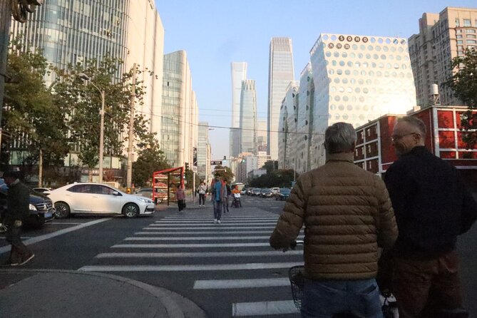 Modern Beijing Discovery by Bike - Stop 4: Jianwai SOHO / SOHO China—quick design hits (5 minutes)