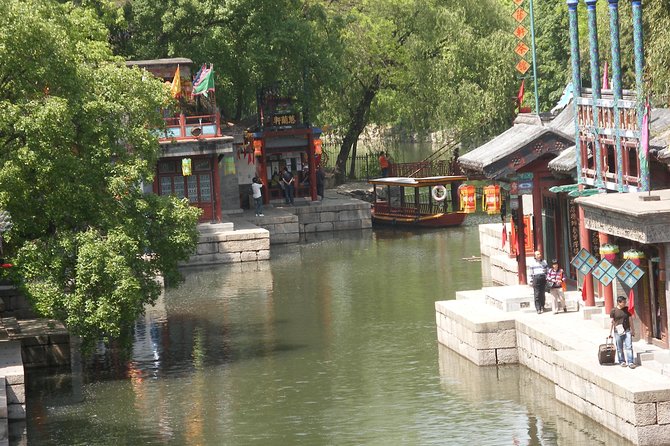 Mutianyu Great Wall and Summer Palace Private Tour with Acrobatic Show Option - Should you book this Mutianyu + Summer Palace private day trip?