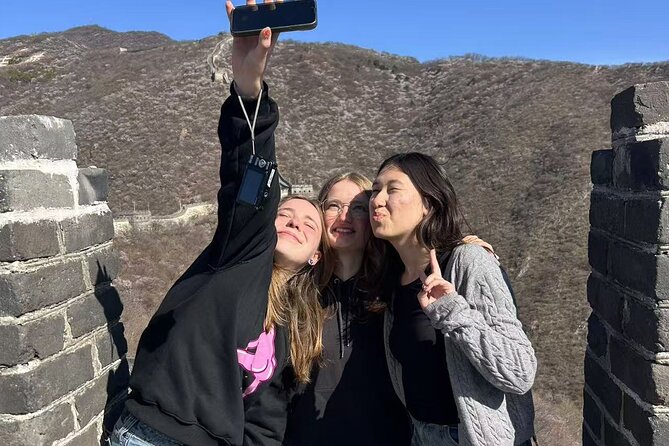 Mutianyu Great Wall Small Group Tour from Beijing with Guide - Nanluoguxiang Hutongs: Old Courtyards and Easy Snack Stops
