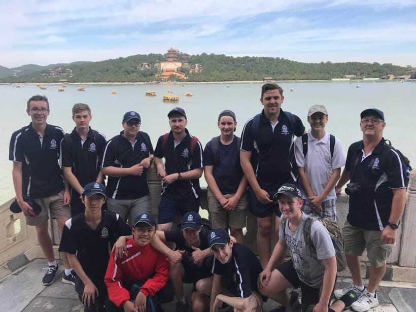 Mutianyu Wall, Summer Palace & Old Summer Palace Day Tour - Summer Palace: Long Corridor moments and Kunming Lake breathing room