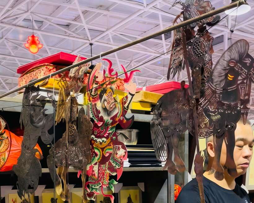 Night Market Haggling Adventure with an English Guide! - Included Extras That Make the Evening Easier