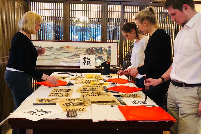 Noon Calligraphy Class - A midday Chinese calligraphy class near Wangfujing
