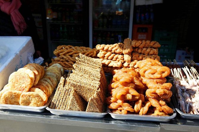 Peking Duck & Beyond:Exploring the Best Eats in Beijing's Hutongs - Beyond the big stops: what your 15+ tastings are actually about