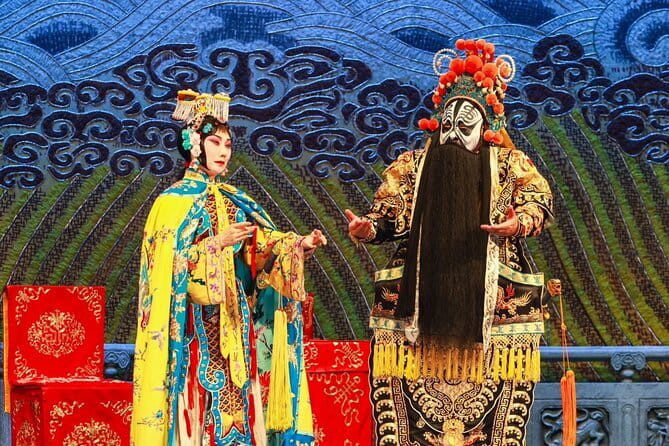 Peking Opera at Liyuan Theater Tickets - The pre-show payoff: catching face makeup in action