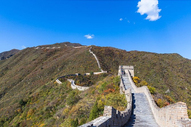 Private 1-Day Great Wall of China Tour to Juyongguan Pass, Badaling & Mutianyu - Private Guide and Chauffeur: Where the Comfort Actually Shows Up