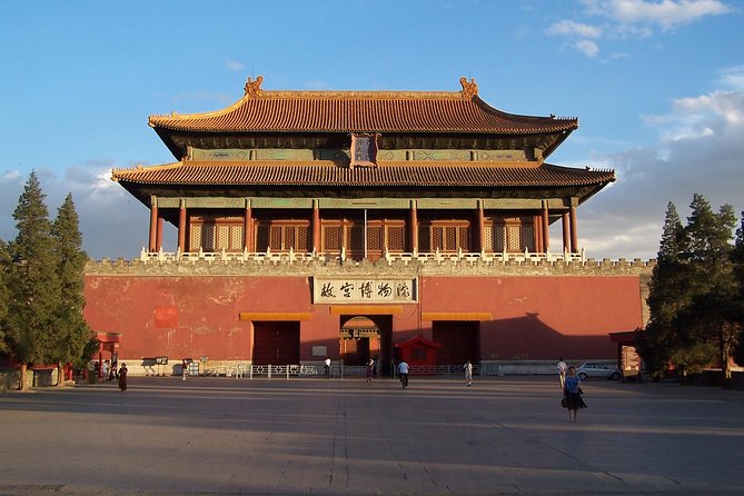 Private City Tour of Beijing including Lunch - Summer Palace (Yiheyuan): gardens in the morning light