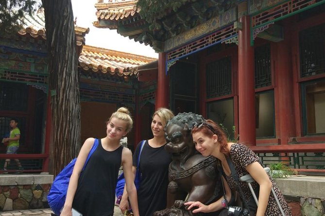 Private Day Tour to Tiananmen Square, Forbidden City and Hutong by Public Transportation - Walking Into the Forbidden City: Palace Museum Highlights That Matter