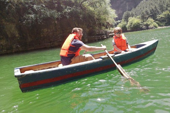 Private Longqing Gorge & Guyaju Cave Day Tour w/ Cruise Ride - How the day runs: drive time, lunch reality, and no-stress logistics