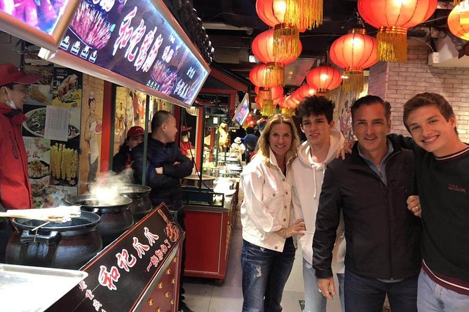 Private Night Tour: Discover Beijing in Bustling Lights - Houhai Lake at night: Shicha Lake Park and the bar-area vibe