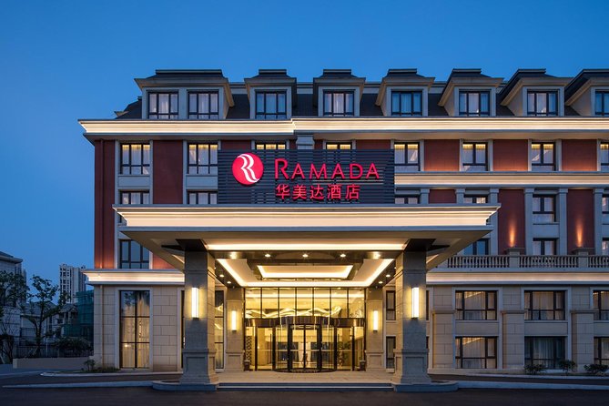 Private Round-Trip Transfer between Airport and Hotel - Meeting Your Driver: Arrivals Hall Pickup and Luggage Help