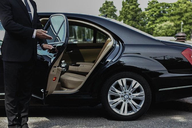 Private Round-Trip Transfer between Airport and Hotel - Language Support: Chinese Driver, Phone Translator, English Request