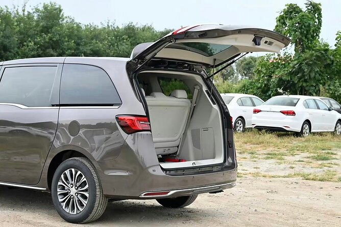 Private Transfer for Beijing Airport PEK or PKX - Meeting the Driver Without Stress at the Airport