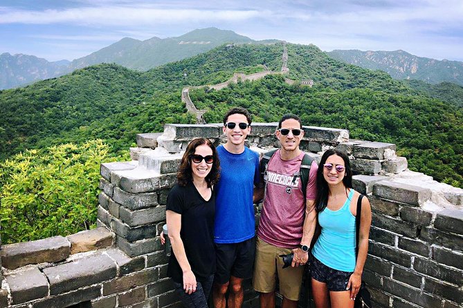 Private Transfers to Mutianyu Great Wall From Beijing/Airports - Car size and group fit: which vehicle you’ll likely get