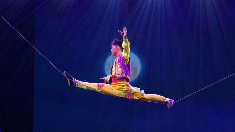 Red Theatre Beijing Acrobatic Show Tickets - Communication and staff support: why it feels easy
