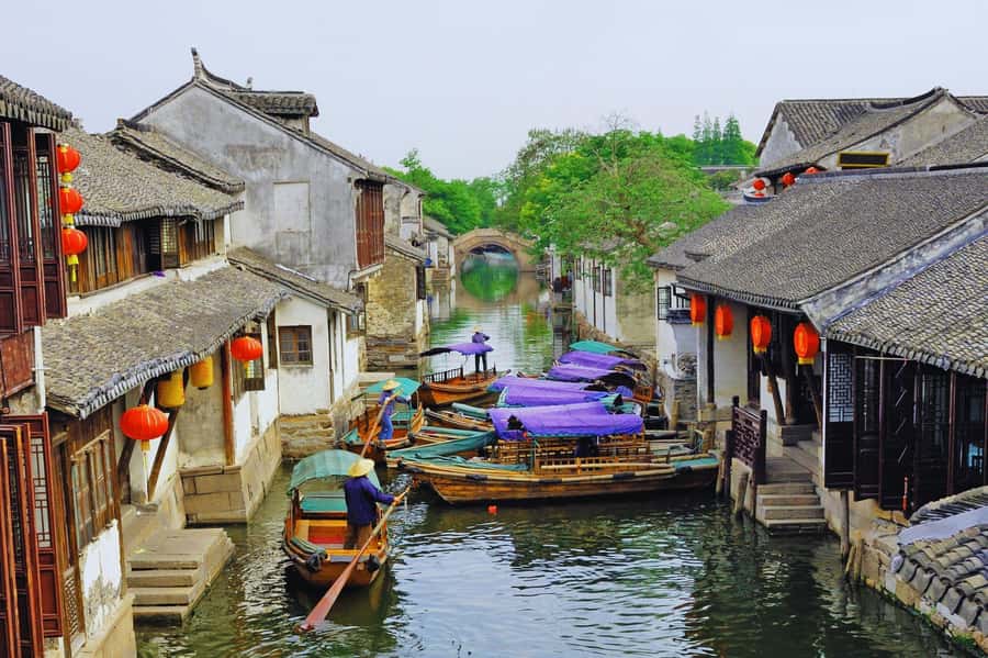 Shanghai:Old Town, Yu Garden, Zhujiajiao Water Town Bus Tour - A one-day Shanghai script that keeps you moving