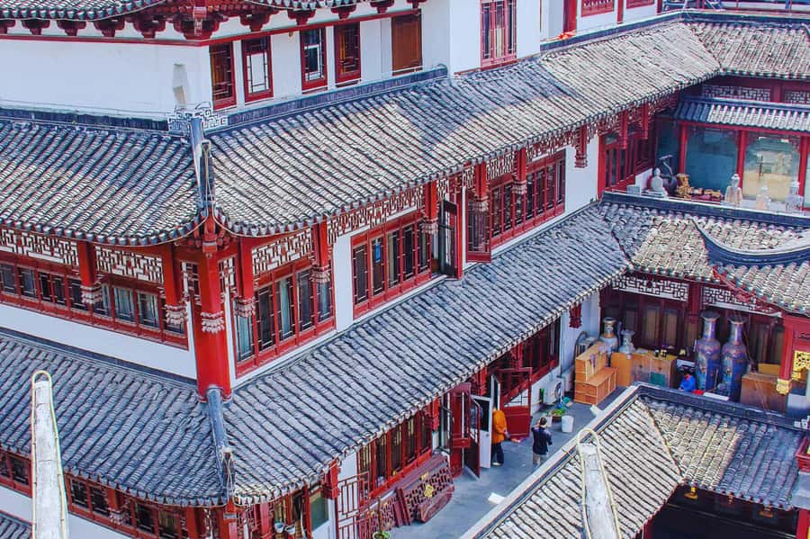 Shanghai:Old Town, Yu Garden, Zhujiajiao Water Town Bus Tour - Zhujiajiao Water Town: canals, bridges, and photo-friendly quiet