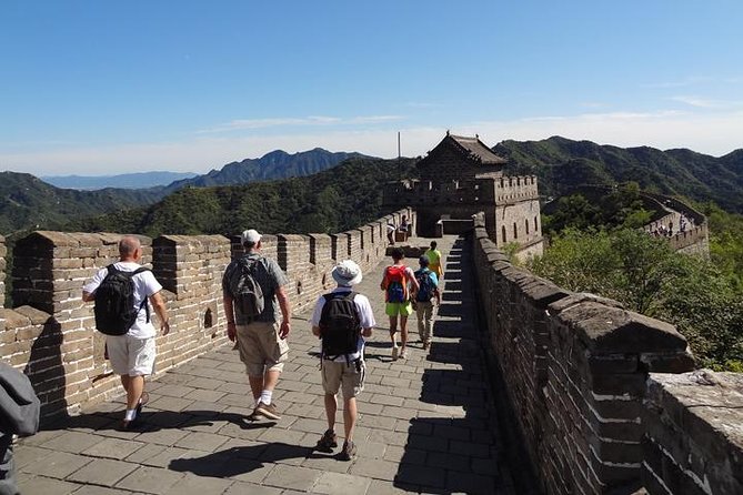 Small Group-Jinshanling Great Wall 1-day tour - Small-group attention: when “help” actually means something