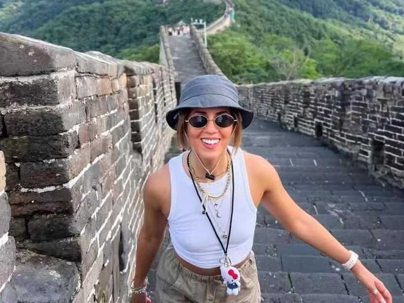 【Small Group】 Mutianyu Great Wall Day Trip with Hotel Pickup - What to pack for a comfortable climb (and a calmer photo session)