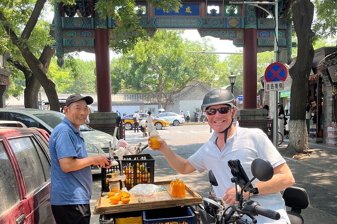 Street Food in Beijing Hutongs by Bike - The guides: history without turning it into school