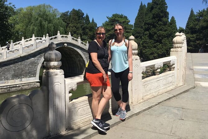 Summer Palace Walking Tour - Getting to the Start: Metro Line 4 and Finding Roy Li