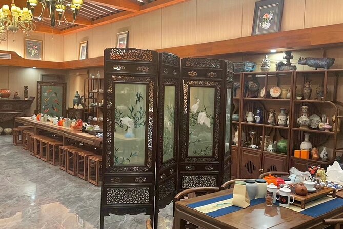 Traditional Chinese Tea Ceremony Experience - What you’ll taste: Oolong, Pu-erh, green tea, jasmine, and flower tea
