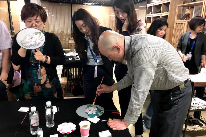 Water Color Class in Beijing - Who This Beijing Watercolor Fan Class Fits Best